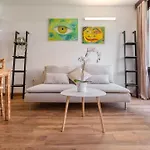 Sunny With Pool & Terrace & Wifi Appartement