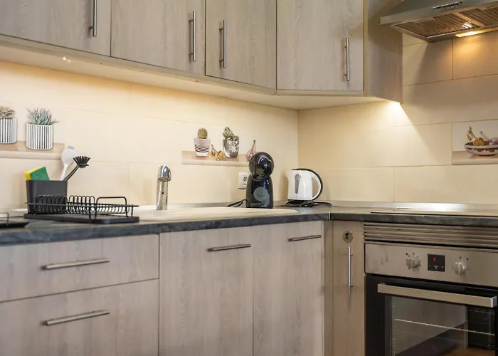 Apartment Marav, Climatizated Pool