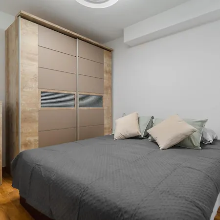 Apartment Marav, Climatizated Pool *