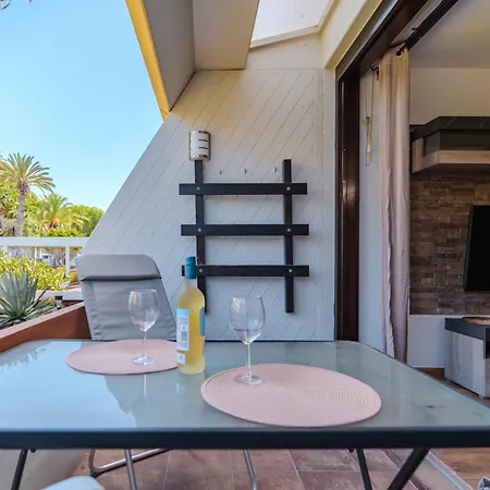 Sunny With Pool & Terrace & Wifi Daire *