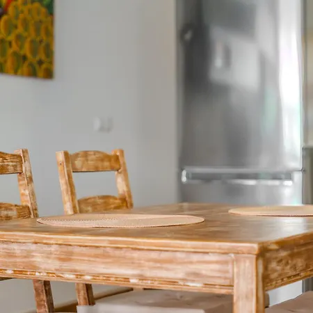 Sunny With Pool & Terrace & Wifi Διαμέρισμα *