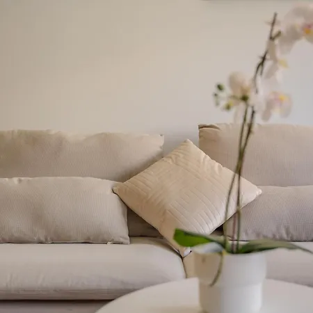 Sunny With Pool & Terrace & Wifi