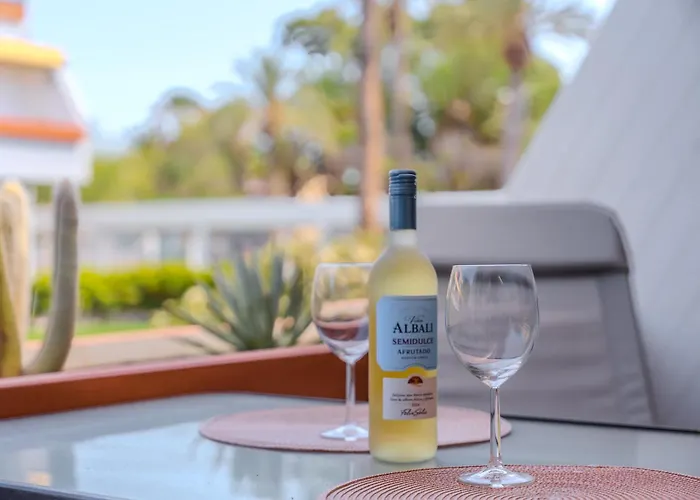 Sunny With Pool & Terrace & Wifi Apartment *