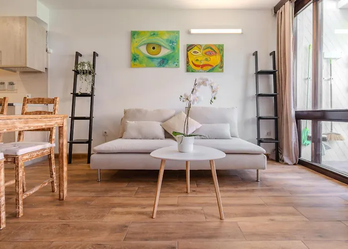 Sunny With Pool & Terrace & Wifi Apartment