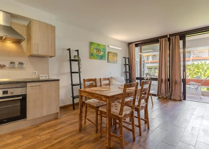 Marav, Climatizated Pool Costa Del Silencio